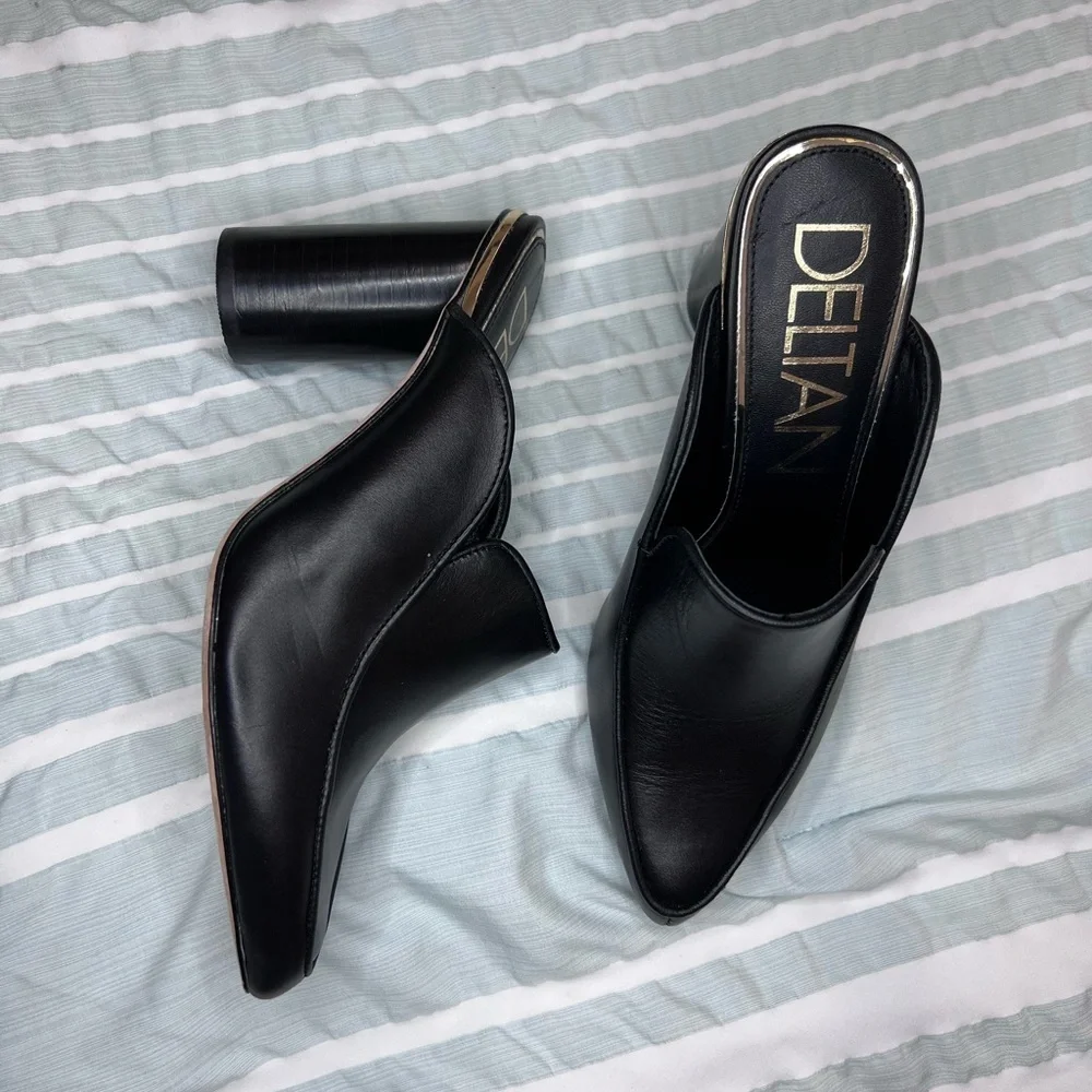 Delta Black Women's Heeled Mules size 7M